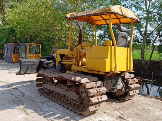 ขายรถแทร็กเตอร์D2-5P สไลด์6ทิศทาง รถพร้อมใช้งาน เครื่องดี ช่วงล่างดี ใบแทร็กสวย ราคาต่อรองได้ โทร0616613023แพรว