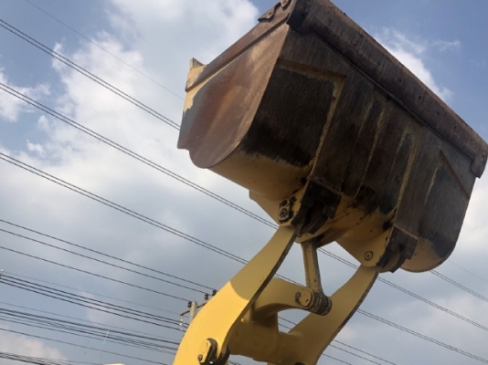 ขายรถตักล้อยาง KOMATSU WA380-5 นำเข้าเองจากญี่ปุ่น สภาพสวยพร้อมใช้ ขายรถตักล้อยาง KOMATSU WA380-5 นำเข้าเองจากญี่ปุ่น สภาพสวยพร้อมใช้