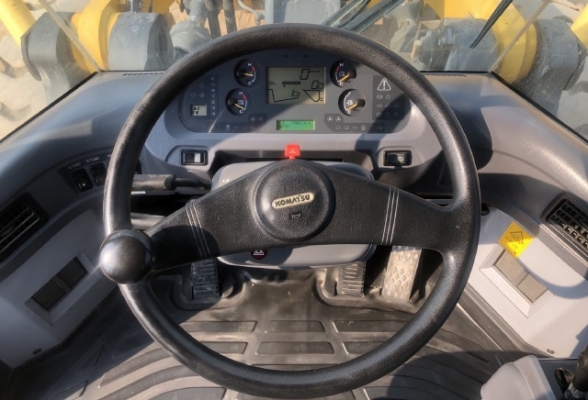 ขายรถตักล้อยาง KOMATSU WA380-5 นำเข้าเองจากญี่ปุ่น สภาพสวยพร้อมใช้ ขายรถตักล้อยาง KOMATSU WA380-5 นำเข้าเองจากญี่ปุ่น สภาพสวยพร้อมใช้