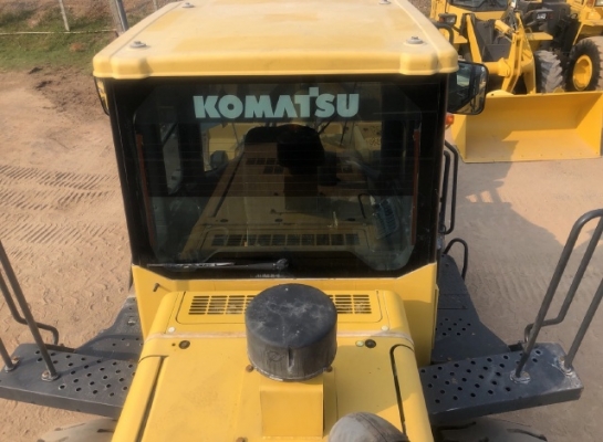 ขายรถตักล้อยาง KOMATSU WA380-5 นำเข้าเองจากญี่ปุ่น สภาพสวยพร้อมใช้ ขายรถตักล้อยาง KOMATSU WA380-5 นำเข้าเองจากญี่ปุ่น สภาพสวยพร้อมใช้