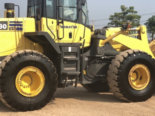 ขายรถตักล้อยาง KOMATSU WA380-5 นำเข้าเองจากญี่ปุ่น สภาพสวยพร้อมใช้ ขายรถตักล้อยาง KOMATSU WA380-5 นำเข้าเองจากญี่ปุ่น สภาพสวยพร้อมใช้