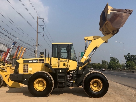 ขายรถตักล้อยาง KOMATSU WA380-5 นำเข้าเองจากญี่ปุ่น สภาพสวยพร้อมใช้ ขายรถตักล้อยาง KOMATSU WA380-5 นำเข้าเองจากญี่ปุ่น สภาพสวยพร้อมใช้