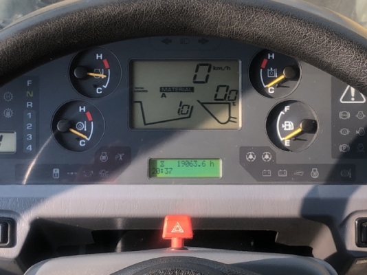 ขายรถตักล้อยาง KOMATSU WA380-5 นำเข้าเองจากญี่ปุ่น สภาพสวยพร้อมใช้ ขายรถตักล้อยาง KOMATSU WA380-5 นำเข้าเองจากญี่ปุ่น สภาพสวยพร้อมใช้