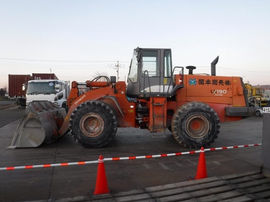 ขายรถตัก ยี่ห้อ HITACHI รุ่น LX190-7