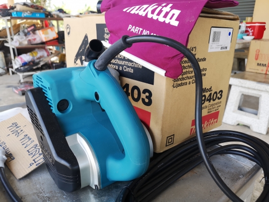 ขายรถถังขัดกระดาษทราย หน้า​ 4 นิ้ว​ ยี่ห้อ​ MAKITA.รุ่น​ 9403​ รุ่นนี้ผลิตญี่ปุ่น​(made in Japan) สภ