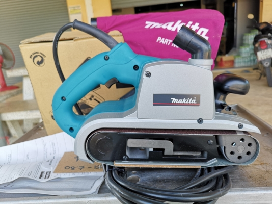 ขายรถถังขัดกระดาษทราย หน้า​ 4 นิ้ว​ ยี่ห้อ​ MAKITA.รุ่น​ 9403​ รุ่นนี้ผลิตญี่ปุ่น​(made in Japan) สภ