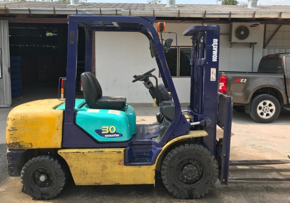 ขายรถยกโคมัทซุ FD25T-14 เครื่องดีเซล เกียร์AUTO เสริมท้ายยกได้ 3 ตัน เสาเข้าตู้ได้ เจ้าของขายเอง