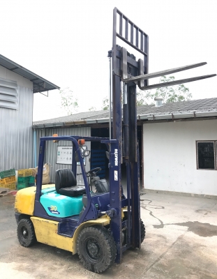 ขายรถยกโคมัทซุ FD25T-14 เครื่องดีเซล เกียร์AUTO เสริมท้ายยกได้ 3 ตัน เสาเข้าตู้ได้ เจ้าของขายเอง