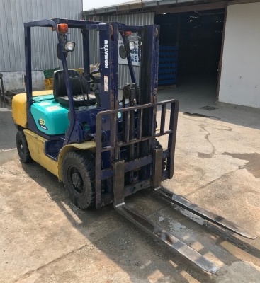 ขายรถยกโคมัทซุ FD25T-14 เครื่องดีเซล เกียร์AUTO เสริมท้ายยกได้ 3 ตัน เสาเข้าตู้ได้ เจ้าของขายเอง