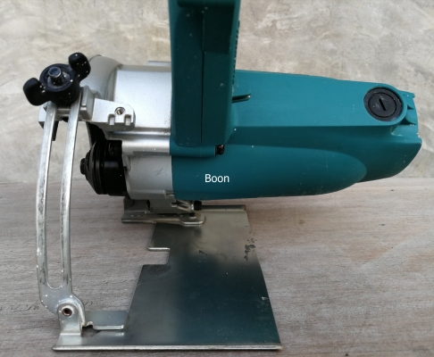 เครื่องตัด 4" MAKITA 4100NH2 ใส่กับใบตัด4 นิ้ว ใช้ได้ทั้งกับใบตัดเปียกและ ใบตัดแห้ง  สภาพสวยเดิม ทำงานดี  อุปกรณ์ตามรูป