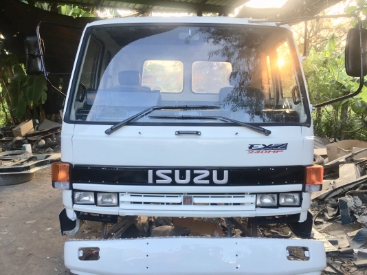 ขาย หัวสิบล้อ ISUZU  ร็อคกี้ สีใหม่ พร้อมใช้งาน