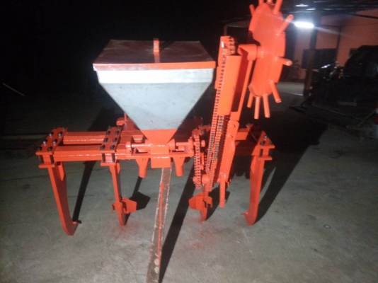 ริปเปอร์ พร้อม ถังฝังปุ๋ย ริปเปอร์ พร้อม ถังฝังปุ๋ย