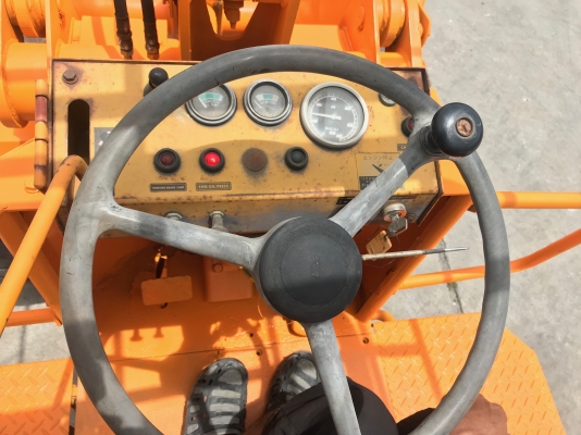 ขายรถตักKOMATSUรุ่น505นำเข้าญี่ปุ่นไม่เคยใช้งานในไทย เอวอ่อน  เครื่องดีเซล4สูบ สภาพดีพร้อมใช้งานมีหลายคัน 081-8302909 จิรโรจน์ Line  : Jiraroj2909