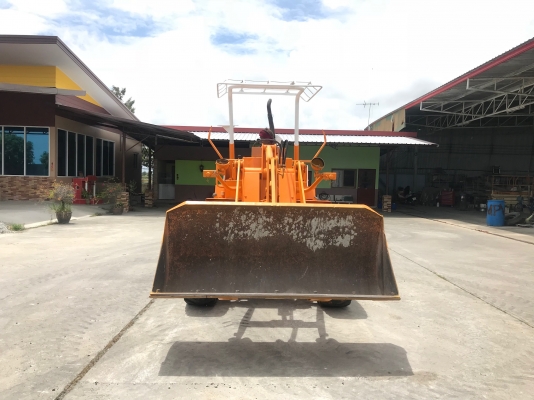 ขายรถตักKOMATSUรุ่น505นำเข้าญี่ปุ่นไม่เคยใช้งานในไทย เอวอ่อน  เครื่องดีเซล4สูบ สภาพดีพร้อมใช้งานมีหลายคัน 081-8302909 จิรโรจน์ Line  : Jiraroj2909