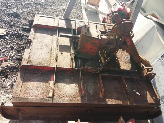 ขายตัดหญ้า ขนาด1.40 เมตร กระปุกใหญ่ขายตามสภาพ  ราคา 17,000 บาท  084-9997463