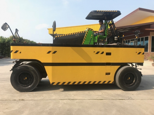 ขายรถบดล้อยางKOMATSUรุ่นJW210นำเข้าญี่ปุ่น ไม่เคยใช้งานในไทยมีเอกสารพร้อม เครื่องอีซูซุ6สูบสภาพดีพร้อมใช้งาน มีให้เลือกหลายคัน ขายถูกๆ Line  : Jiraroj2909