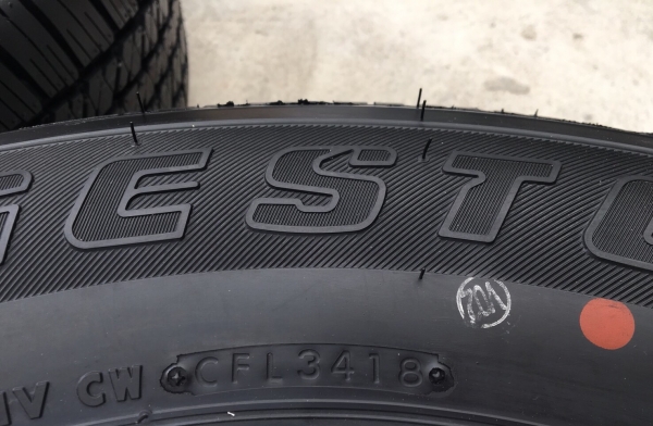 ยางใหม่ป้ายแดง 255-65-17 Bridgestone ปลายปี 18 ดอกเต็มๆ ตุ่มอลัง เส้นสีจัดจ้าน ยางใหม่ป้ายแดง 255-65-17 Bridgestone ปลายปี 18 ดอกเต็มๆ ตุ่มอลัง เส้นสีจัดจ้าน