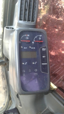 ขาย 900,000 HITACHI zx 200-1 ไฟฟ้าตัดเพราะกล่องหายไปกับช่าง หน้าจออยู่ มอเตอร์คันเร่งอยู่ เครื่องดี ปั้มแรง เอวแน่น ช่วงล่างแน่น เอกสารอินวอยทร์ รถใช้งานอยู่ รถอยู่ จันทบุรี 090-772-3710 090-772-3708