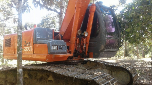 ขาย 900,000 HITACHI zx 200-1 ไฟฟ้าตัดเพราะกล่องหายไปกับช่าง หน้าจออยู่ มอเตอร์คันเร่งอยู่ เครื่องดี ปั้มแรง เอวแน่น ช่วงล่างแน่น เอกสารอินวอยทร์ รถใช้งานอยู่ รถอยู่ จันทบุรี 090-772-3710 090-772-3708