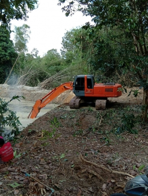 ขาย 900,000 HITACHI zx 200-1 ไฟฟ้าตัดเพราะกล่องหายไปกับช่าง หน้าจออยู่ มอเตอร์คันเร่งอยู่ เครื่องดี ปั้มแรง เอวแน่น ช่วงล่างแน่น เอกสารอินวอยทร์ รถใช้งานอยู่ รถอยู่ จันทบุรี 090-772-3710 090-772-3708
