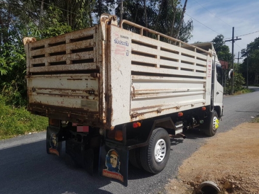 รถบรรทุก 6 ล้อ HINO 175 แรง