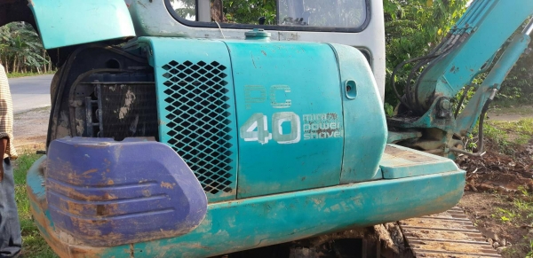 ขายรถแบคโฮ KOMATSU PC40-7 เอกสารอินวอย ราคา 400000