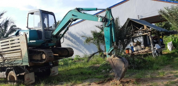 ขายรถแบคโฮ KOMATSU PC40-7 เอกสารอินวอย ราคา 400000