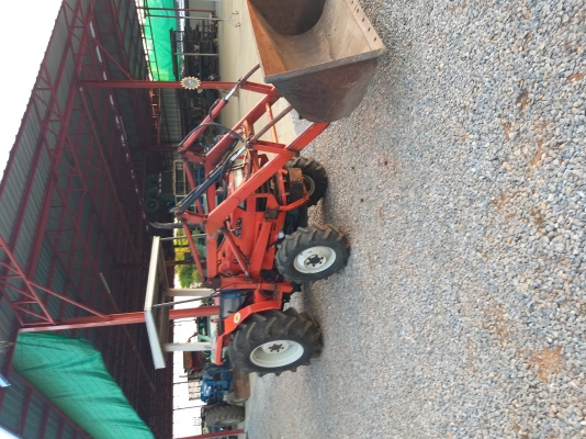 ขายรถไถตักสภาพเก่านอกสีเดิมๆสภาพสวย ยกใด้ 3เมตรสบาย