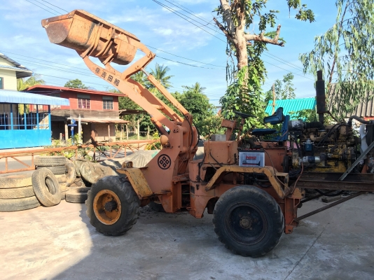 ขาย65.000บาท รถตักเอวอ่อน 4x4.