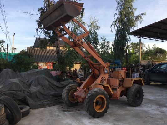 ขาย65.000บาท รถตักเอวอ่อน 4x4.