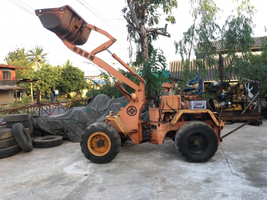 ขาย65.000บาท รถตักเอวอ่อน 4x4.