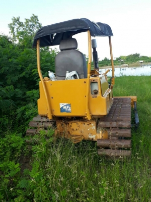 ขายรถแทรคเตอร์ KOMATSU D20P-5 สไลด์ใบมีด ราคา 160000