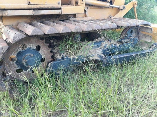 ขายรถแทรคเตอร์ KOMATSU D20P-5 สไลด์ใบมีด ราคา 160000