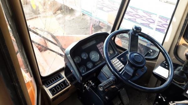 ขายรถตัก HITACHI LX200 240 hp (179 kw) เทียบเท่ากับ KOMATSU WA430-6 สภาพสวยพร้อมใช้ โทร 084-5424150 ขายรถตัก HITACHI LX200 240 hp (179 kw) เทียบเท่ากับ KOMATSU WA430-6 สภาพสวยพร้อมใช้ โทร 084-5424150