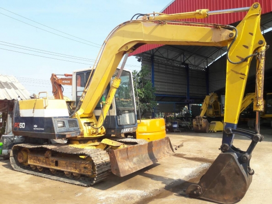 ขายจ้า..KOMATSU PC60-6 เก่านอกแท้  เดิมๆๆมีผานดัน เครื่องปั๊มดี ใช้งานมาน้อย โทร 089-3818694. จ๊อย