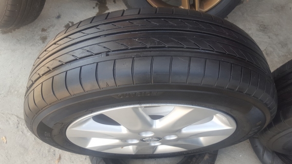 ขายล้อNISSAN March15 ยาง175/65/15 ปี 17  4 ล้อ