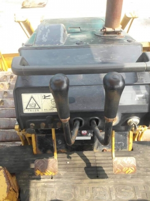 ขายจ้า..MITSUBISHI  BD2J ทู เก่านอกแท้  สภาพสวยมากไฟ 2,xxx ชั่วโมง  ลองระบบกันได้ทุกวัน  โทร 089-3818694จ๊อย