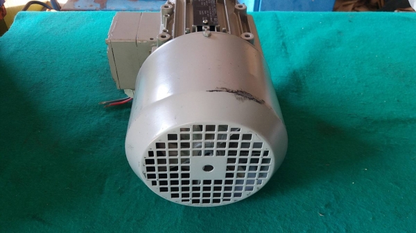 มอเตอร์ซีเมนส์ 3 เฟส 380V 1 แรง 4P 1400rpm