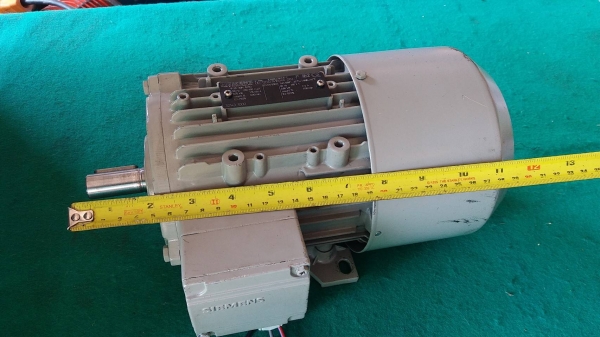 มอเตอร์ซีเมนส์ 3 เฟส 380V 1 แรง 4P 1400rpm