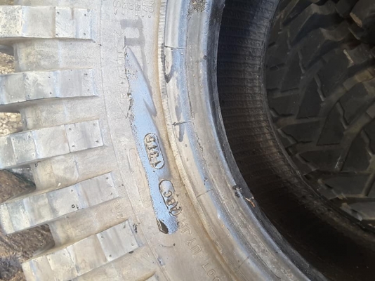 Maxxis 8060 ขนาด 37-12.5-16 ปี15 สภาพดี 1ชุด