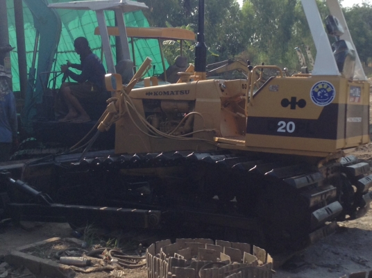 ขายรถแทร็กเตอร์D2-6PL รถสวย พร้อมใช้งาน เครื่องดี ช่วงล่างแน่น ใบแทร็กสวยทุกใบ ราคาต่อรองได้ รถอยู่บางเลน นครปฐม โทร0616613023แพรว