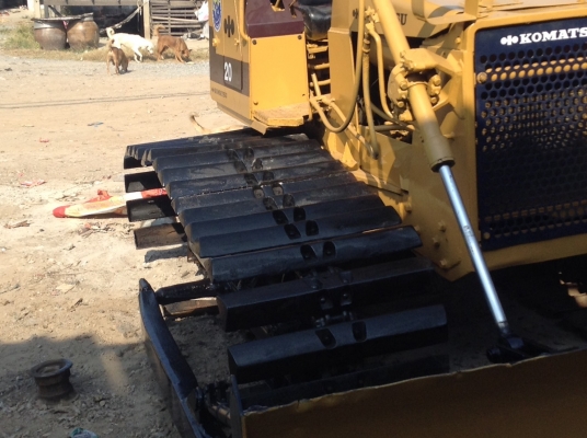 ขายรถแทร็กเตอร์D2-6PL รถสวย พร้อมใช้งาน เครื่องดี ช่วงล่างแน่น ใบแทร็กสวยทุกใบ ราคาต่อรองได้ รถอยู่บางเลน นครปฐม โทร0616613023แพรว