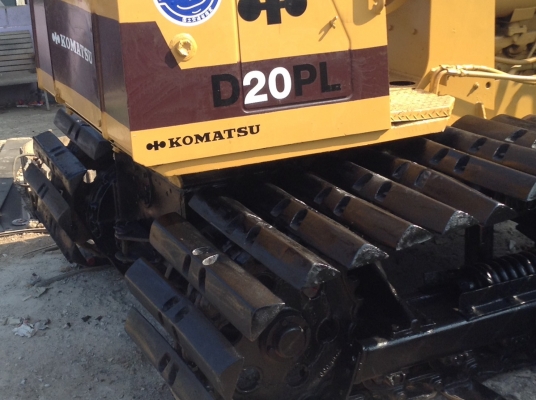 ขายรถแทร็กเตอร์D2-6PL รถสวย พร้อมใช้งาน เครื่องดี ช่วงล่างแน่น ใบแทร็กสวยทุกใบ ราคาต่อรองได้ รถอยู่บางเลน นครปฐม โทร0616613023แพรว