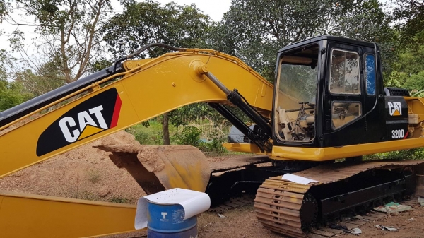 CAT 320B
