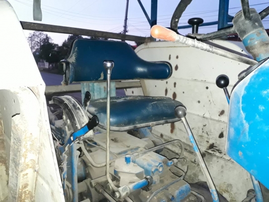 รถไถ2เพลา ford6610 ดุมล้อทาราโล่ ได้อุปกรณ์ใบดัน ผาน3ผาน7 เอกสารเป็นทะเบียน อยุ่ขอนแก่น ราคา450,000บ. สนใจ0835601591