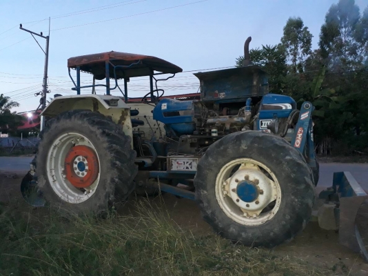 รถไถ2เพลา ford6610 ดุมล้อทาราโล่ ได้อุปกรณ์ใบดัน ผาน3ผาน7 เอกสารเป็นทะเบียน อยุ่ขอนแก่น ราคา450,000บ. สนใจ0835601591