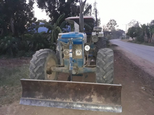 รถไถ2เพลา ford6610 ดุมล้อทาราโล่ ได้อุปกรณ์ใบดัน ผาน3ผาน7 เอกสารเป็นทะเบียน อยุ่ขอนแก่น ราคา450,000บ. สนใจ0835601591