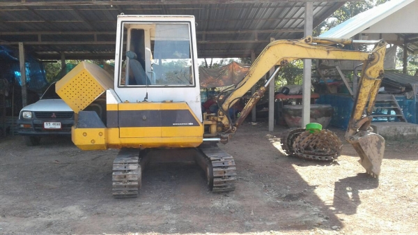 ขาย แบคโฮ KOMATSU PC20-6 สภาพดีพร้อมใช้งาน
