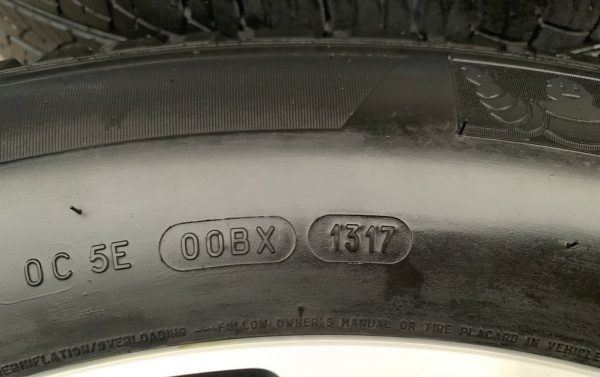 ล้อแม็ก Toyota New Fortuner ขอบ 18 พร้อมยาง 265-60-18 Michelin ปี 17 สภาพดี ดอกยางหนา