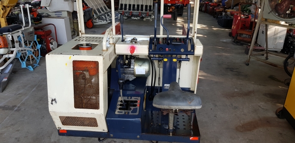 750 โล 7 แรง แทรคยาง 90 \% ราคา  สอบถามได้ ต่อรองได้ ขายได้ขายพร้อมใช้งาน กะบะกว้าง 1.10 x 1.70 ซ.ม.